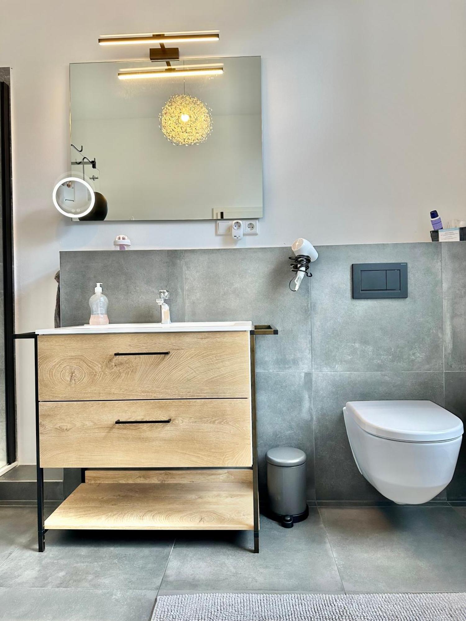 Exklusives City-Apartment Im Herzen Oldenburgs Mit Balkon Und Parkplatz A36 Екстер'єр фото
