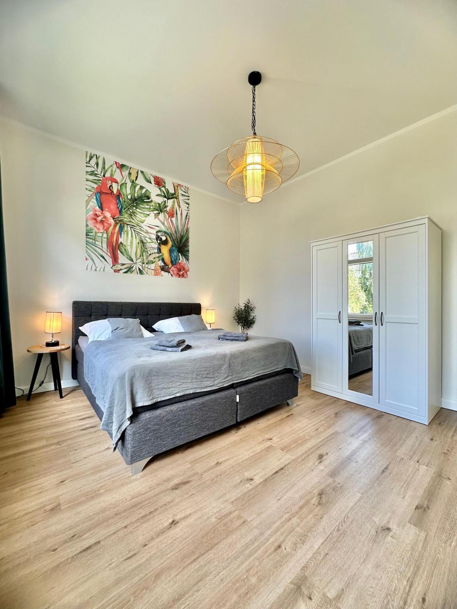 Exklusives City-Apartment Im Herzen Oldenburgs Mit Balkon Und Parkplatz A36 Екстер'єр фото
