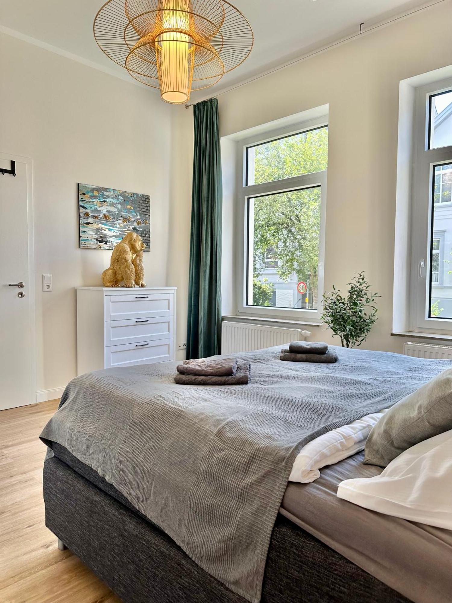 Exklusives City-Apartment Im Herzen Oldenburgs Mit Balkon Und Parkplatz A36 Екстер'єр фото